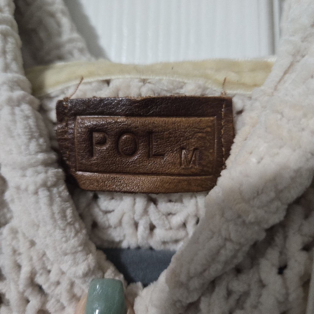 Cropped Hooded Knit Sweater - Picture 4 of 5